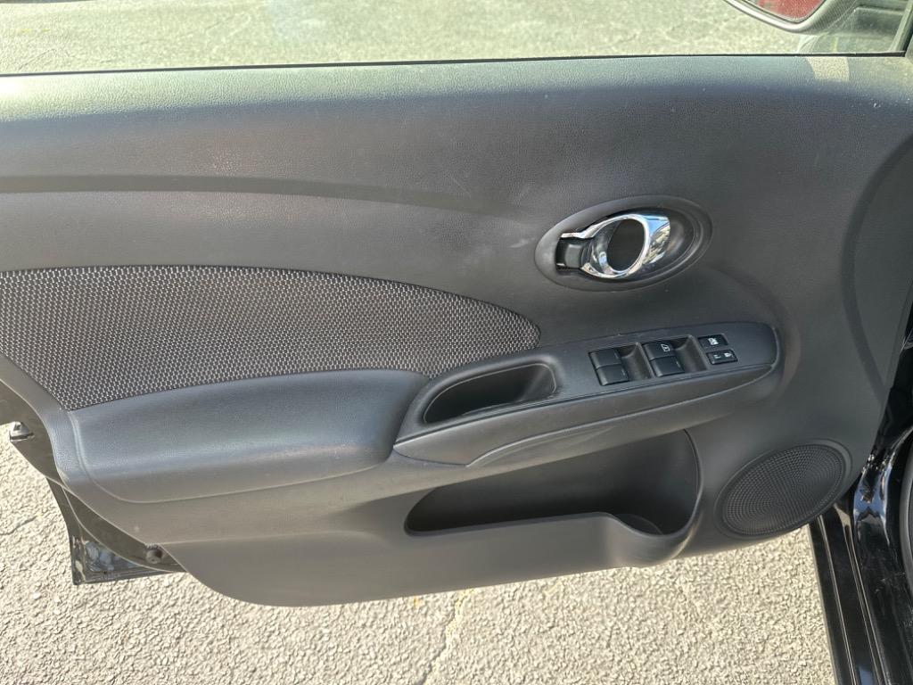 2016 Nissan Versa S photo