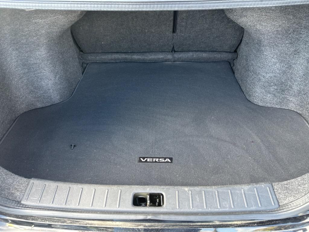 2016 Nissan Versa S photo