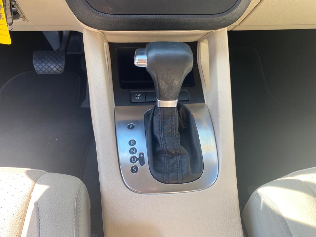 2010 Volkswagen Jetta - $8,995