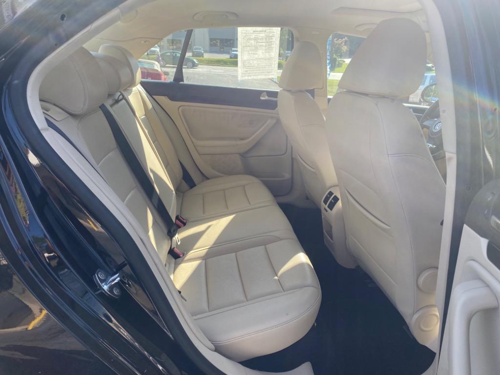 2010 Volkswagen Jetta - $8,995