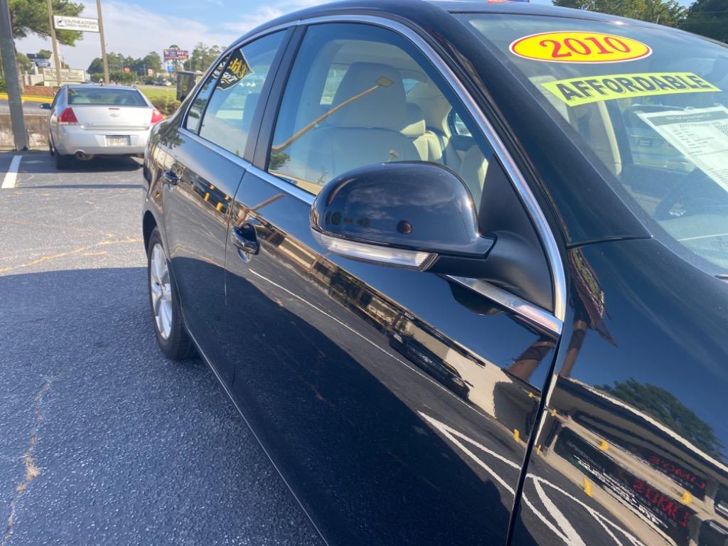 2010 Volkswagen Jetta - $8,995