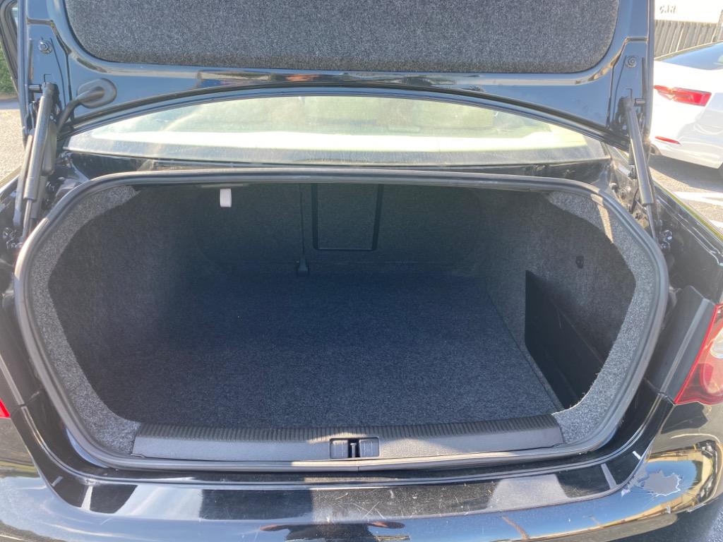 2010 Volkswagen Jetta - $8,995