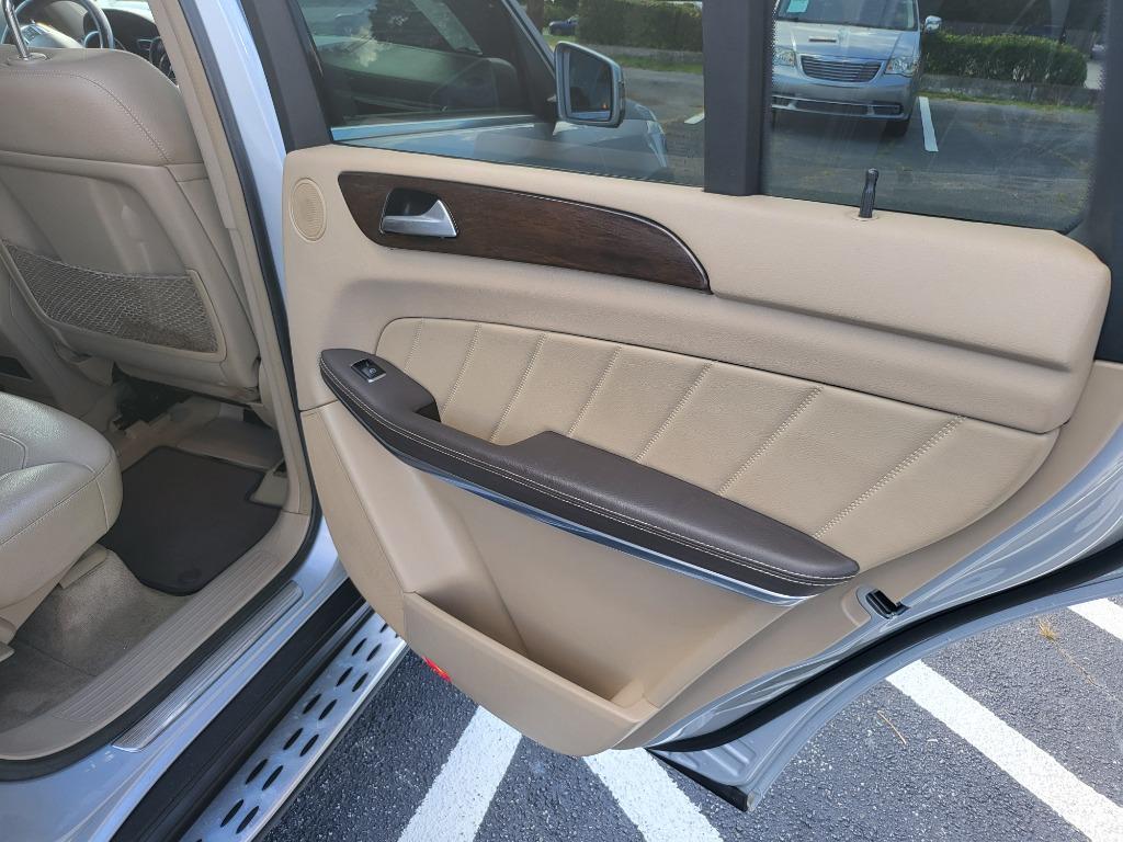 2014 Mercedes-Benz GL-Class - $13,995