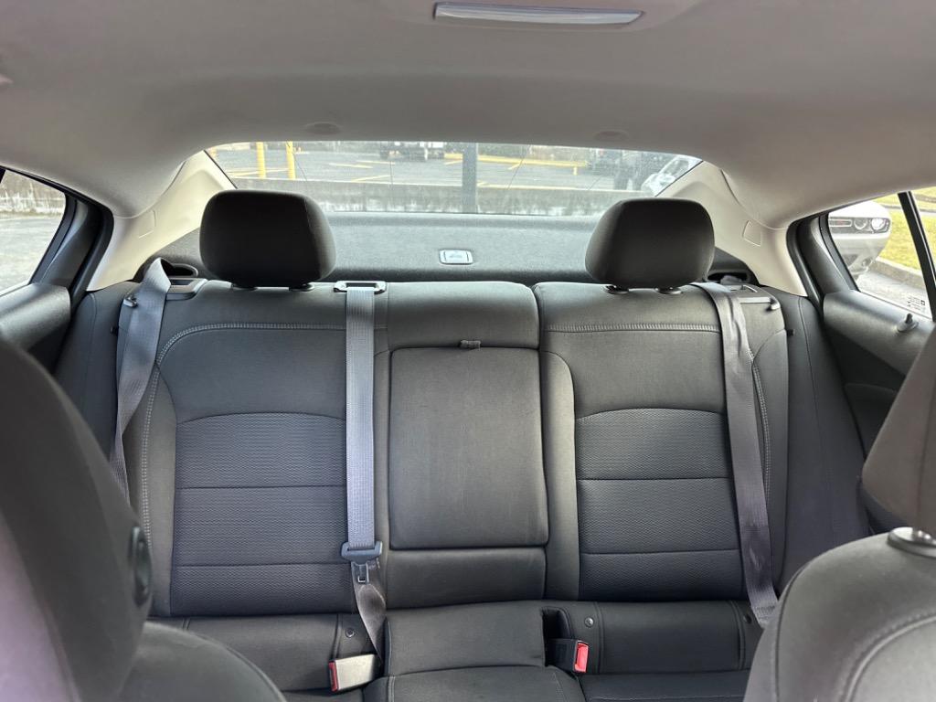 2016 Chevrolet Cruze - $11,495