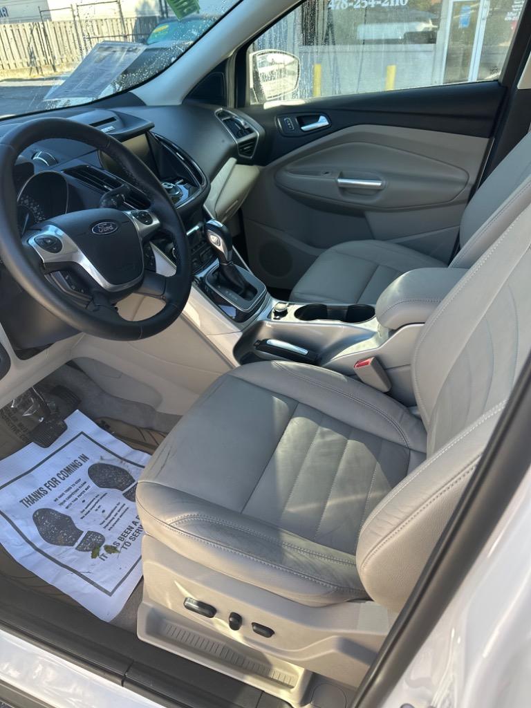 2013 Ford Escape - $9,995