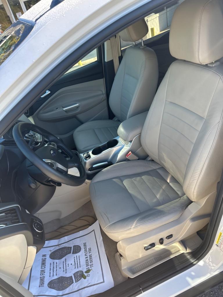 2013 Ford Escape - $9,995