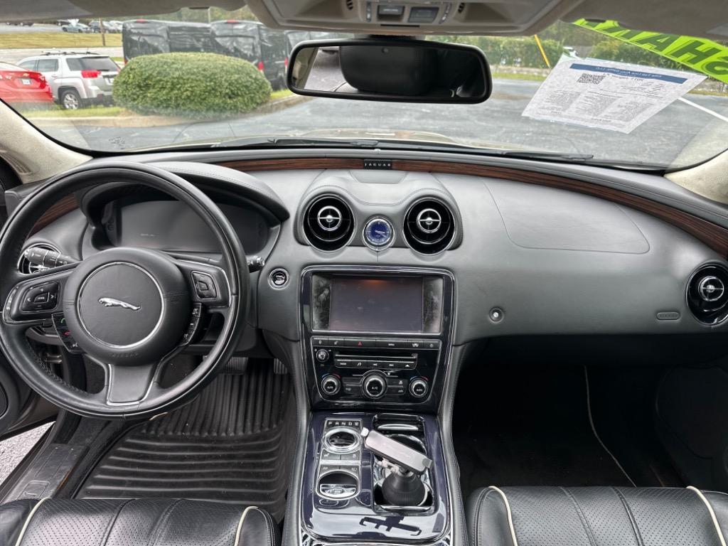 2011 Jaguar XJL Supercharged photo