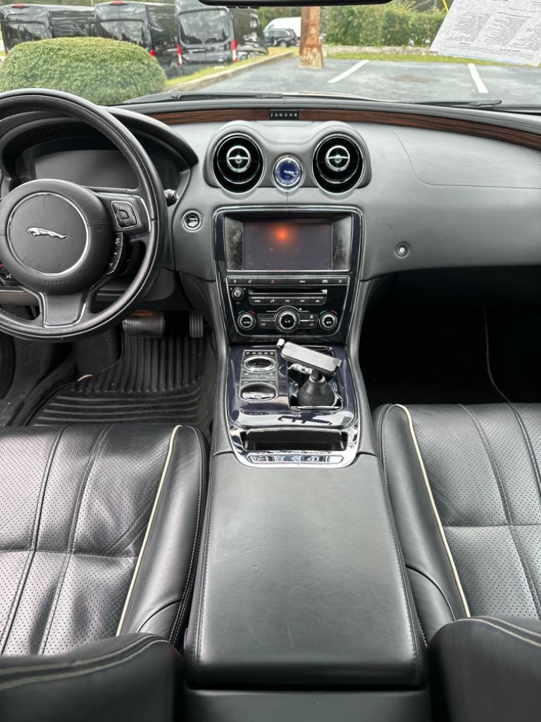 2011 Jaguar XJL Supercharged photo