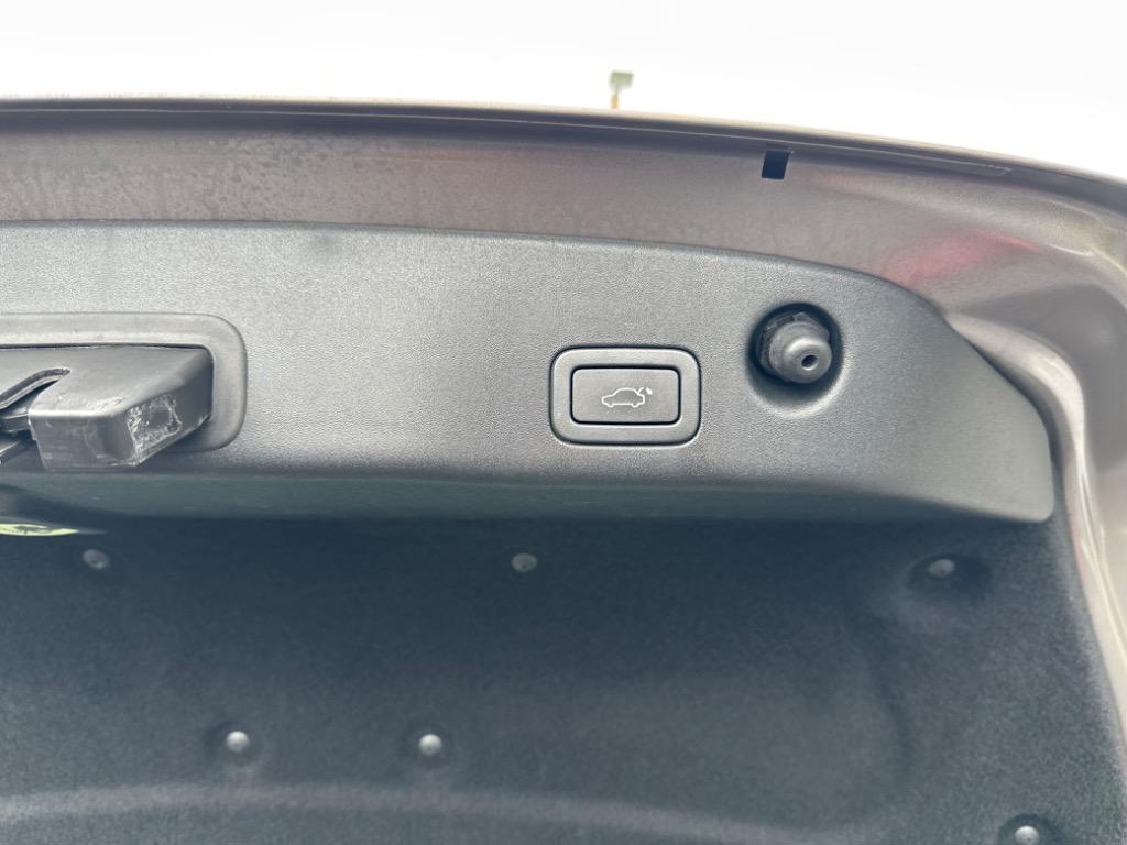 2011 Jaguar XJL Supercharged photo