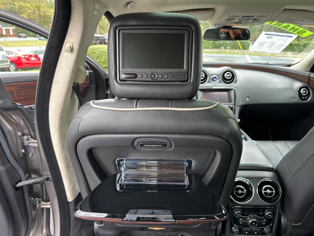 2011 Jaguar XJL Supercharged photo