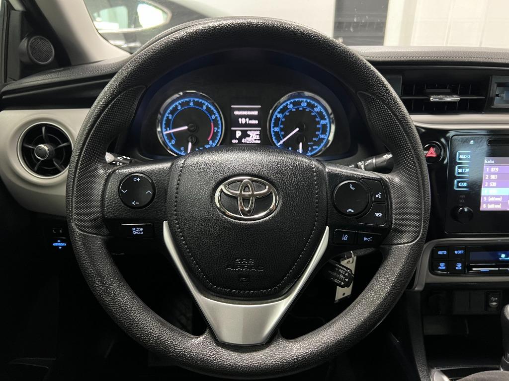 2017 Toyota Corolla LE photo