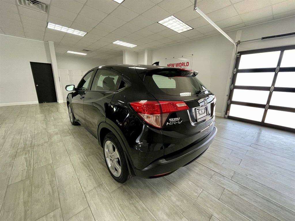 2016 Honda HR-V LX photo