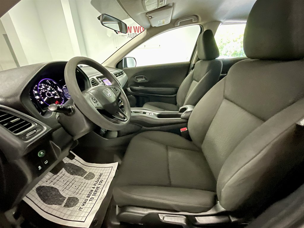 2016 Honda HR-V LX photo