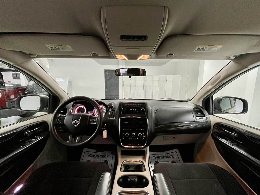 2013 Dodge Grand Caravan SXT photo