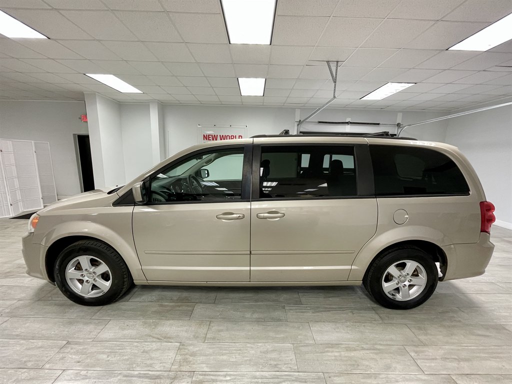 2013 Dodge Grand Caravan SXT photo