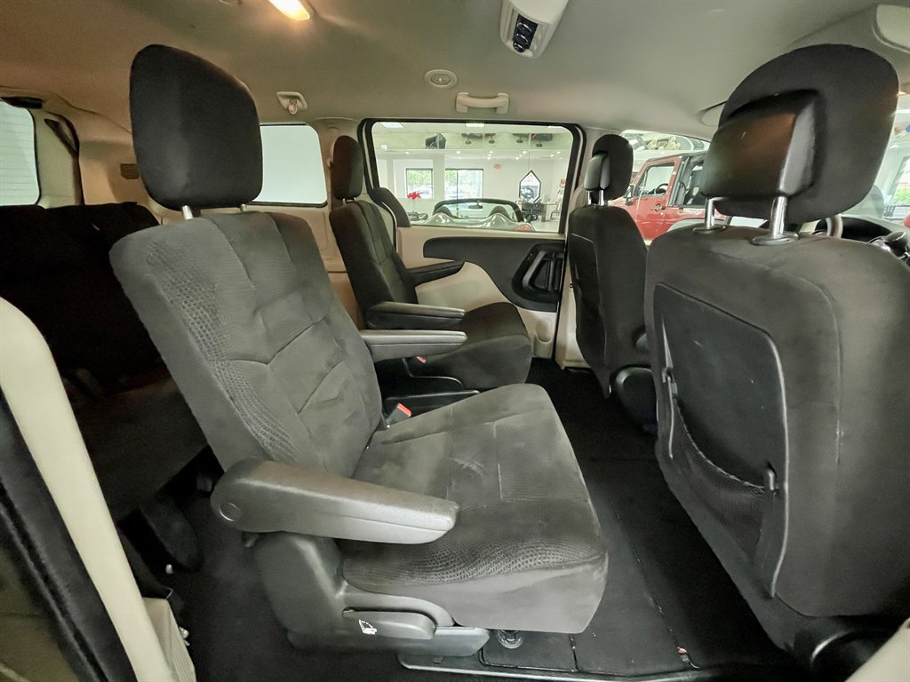 2013 Dodge Grand Caravan SXT photo