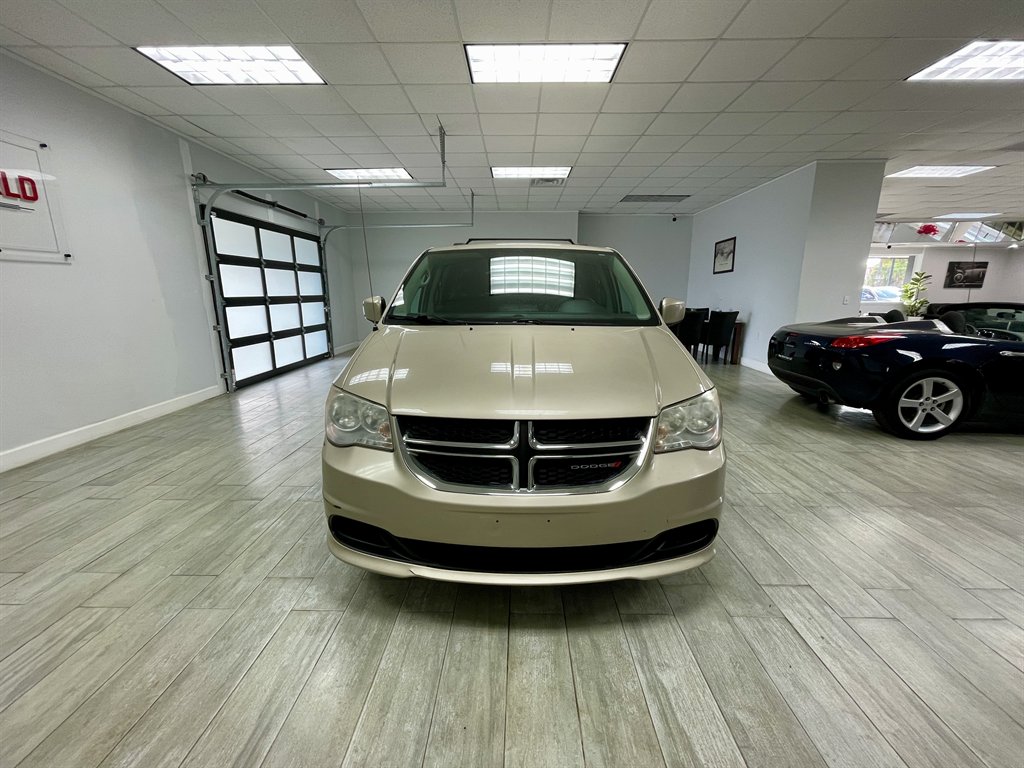 2013 Dodge Grand Caravan SXT photo