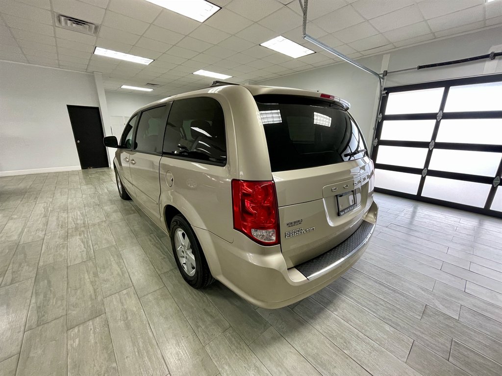 2013 Dodge Grand Caravan SXT photo