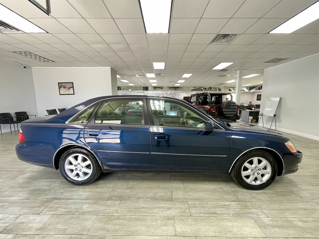 2003 Toyota Avalon XL photo
