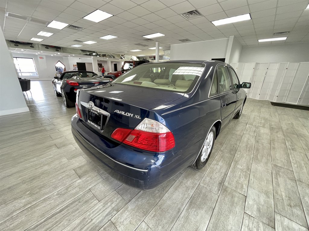 2003 Toyota Avalon XL photo