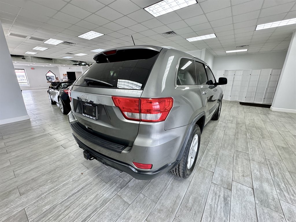2011 Jeep Grand Cherokee Laredo photo