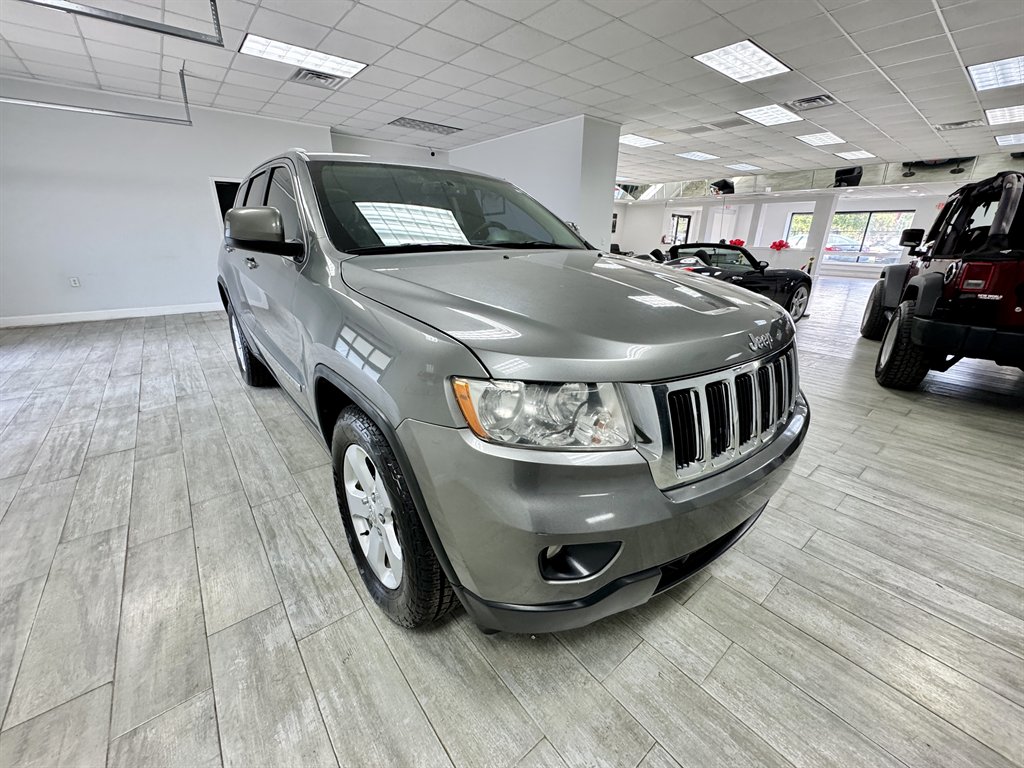 2011 Jeep Grand Cherokee Laredo photo