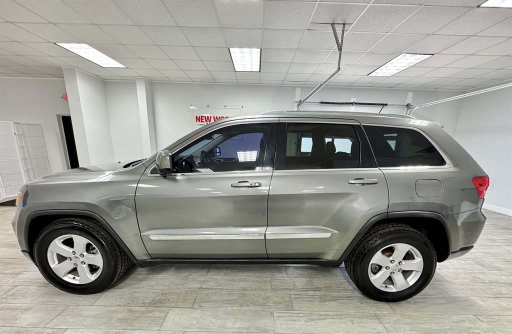 2011 Jeep Grand Cherokee Laredo photo