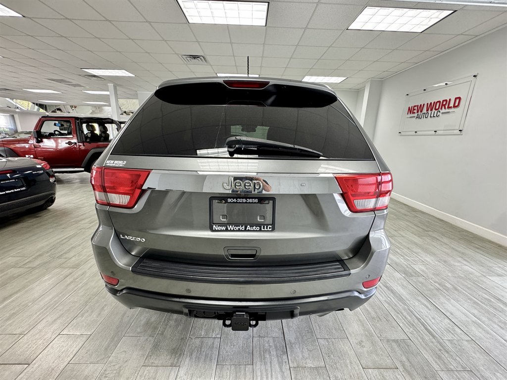 2011 Jeep Grand Cherokee Laredo photo
