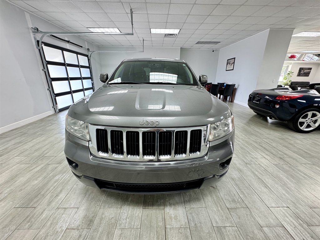 2011 Jeep Grand Cherokee Laredo photo