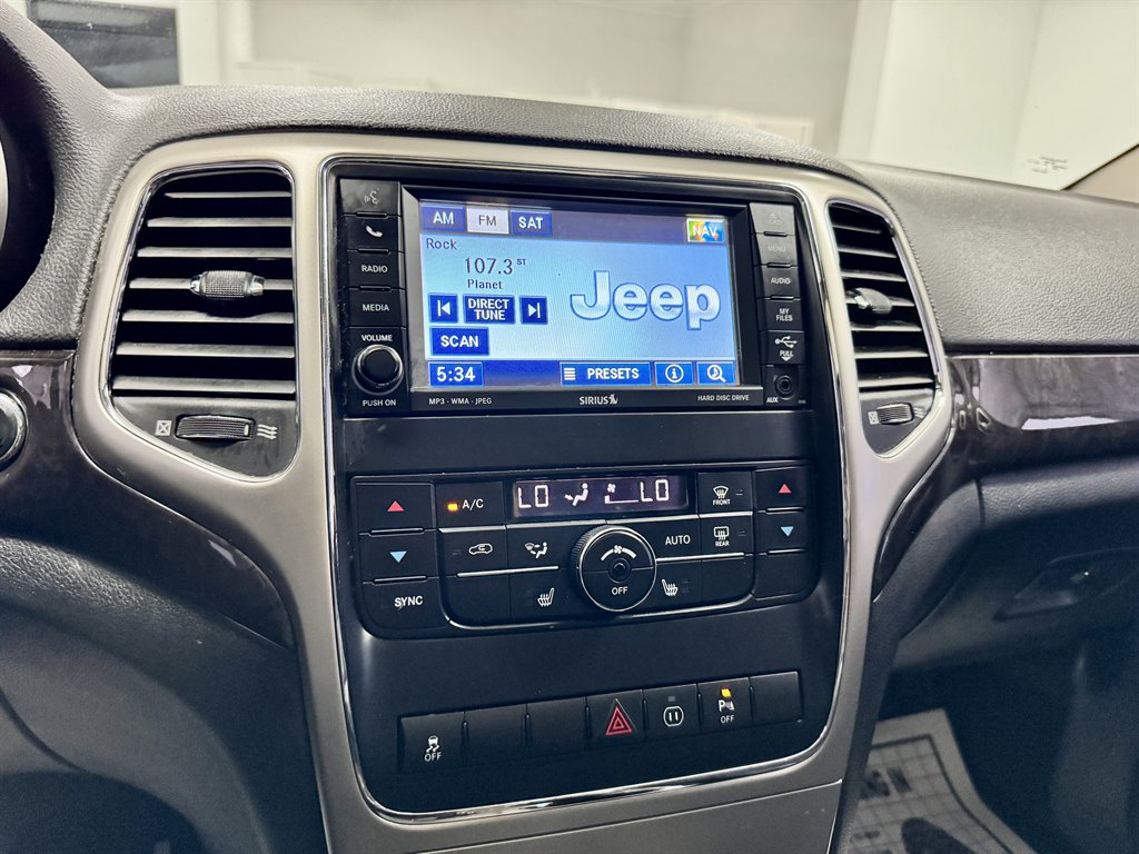 2011 Jeep Grand Cherokee Laredo photo