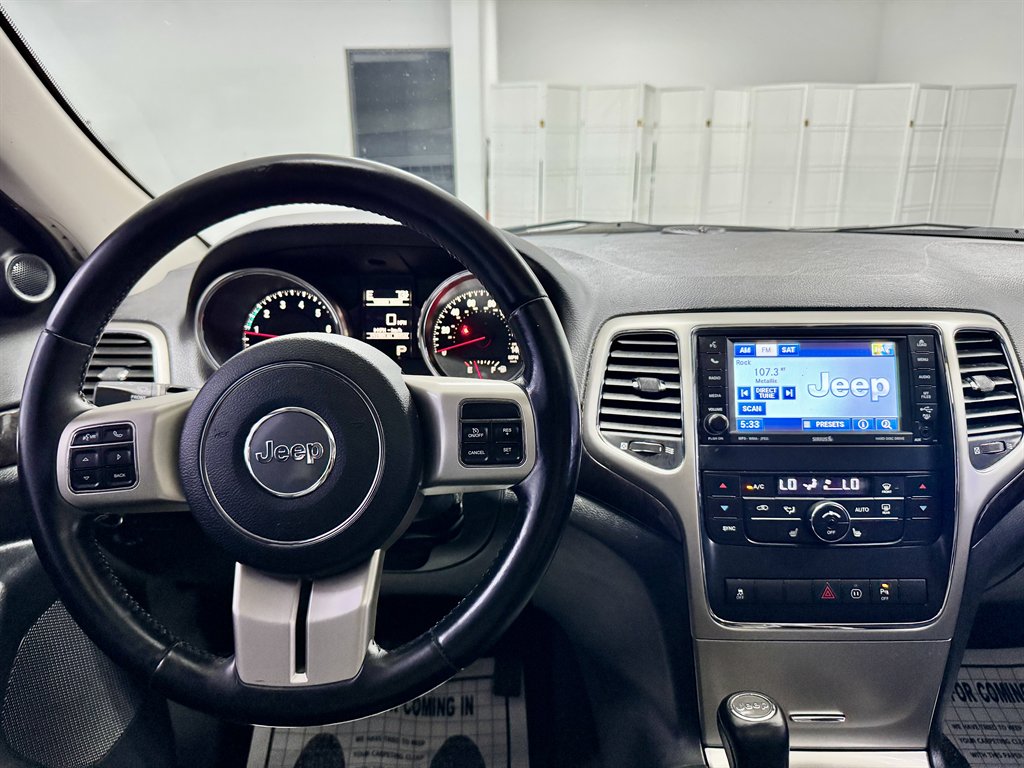 2011 Jeep Grand Cherokee Laredo photo