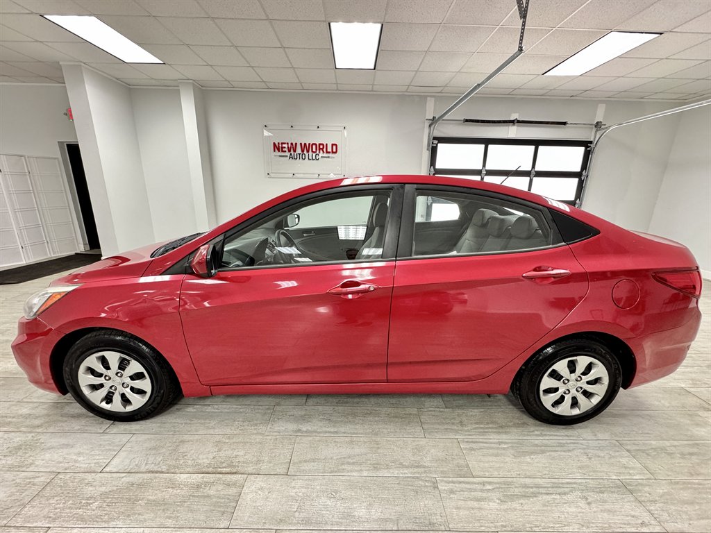 2016 Hyundai Accent SE photo