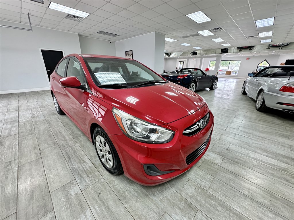 2016 Hyundai Accent SE photo