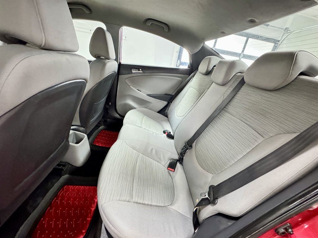 2016 Hyundai Accent SE photo