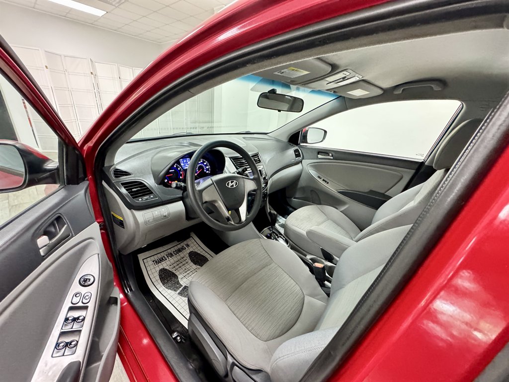 2016 Hyundai Accent SE photo