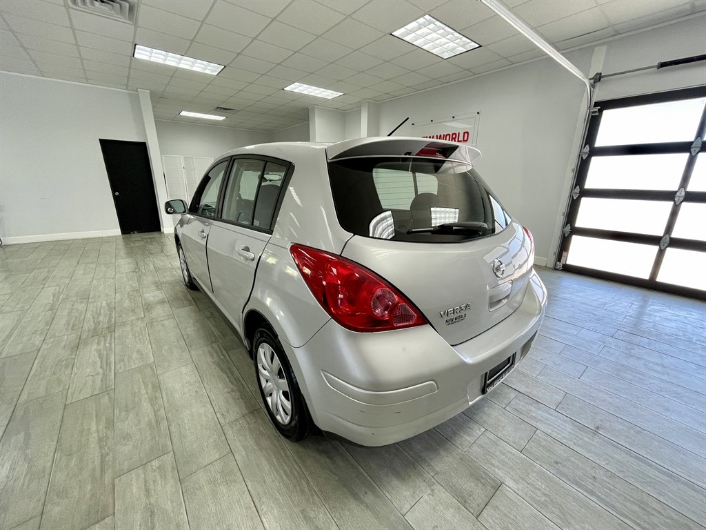 2009 Nissan Versa 1.8 S photo