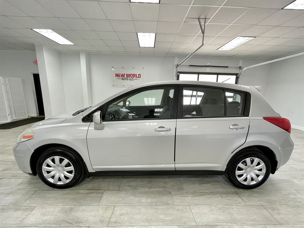 2009 Nissan Versa 1.8 S photo