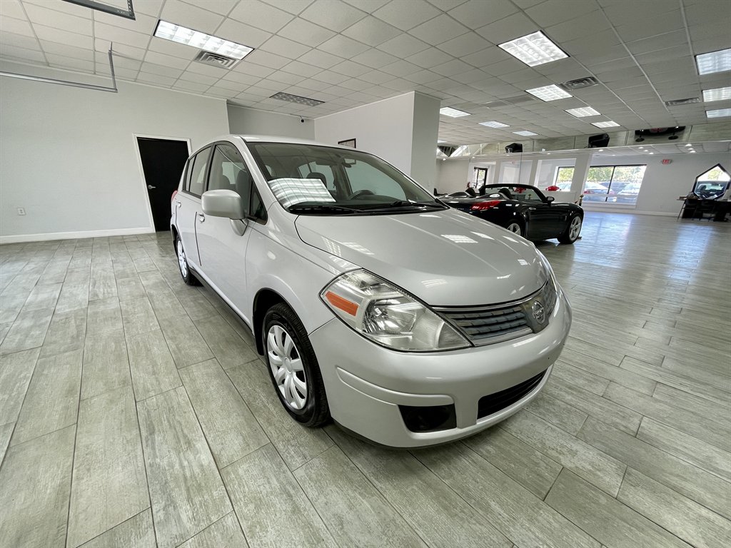 2009 Nissan Versa 1.8 S photo