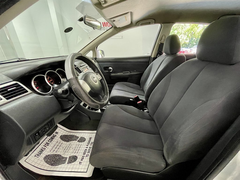 2009 Nissan Versa 1.8 S photo