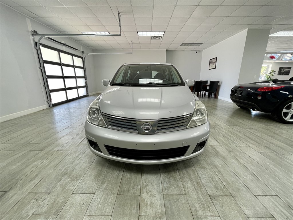 2009 Nissan Versa 1.8 S photo