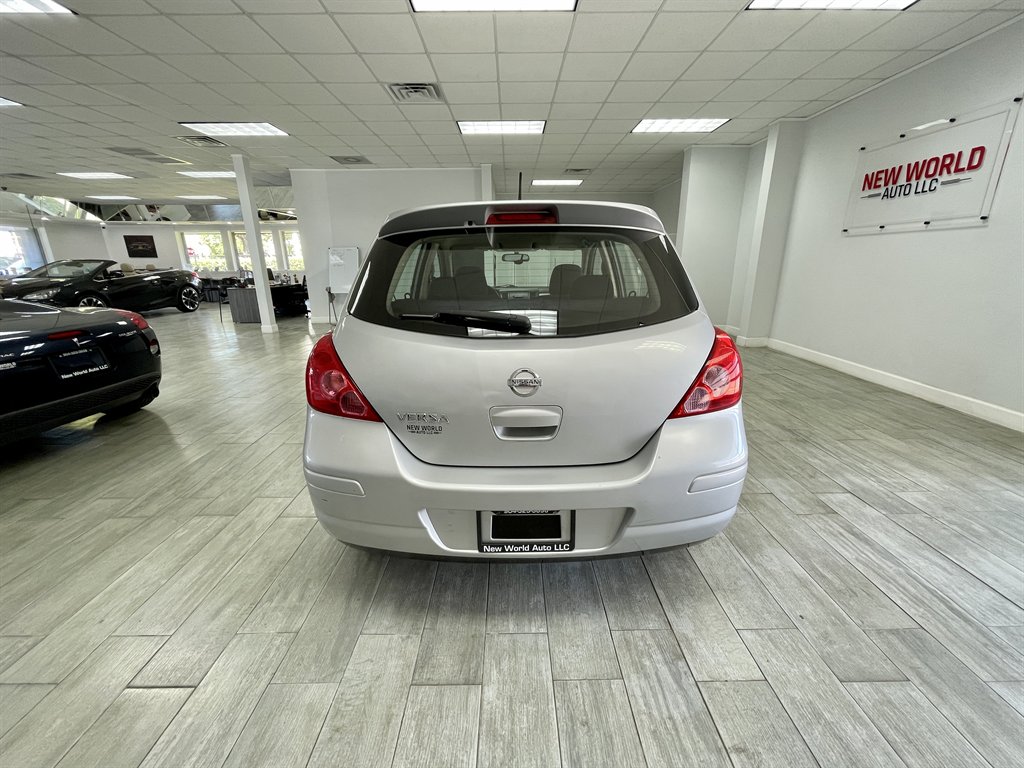 2009 Nissan Versa 1.8 S photo