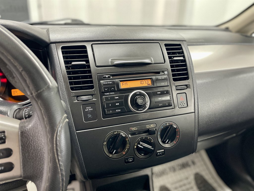 2009 Nissan Versa 1.8 S photo