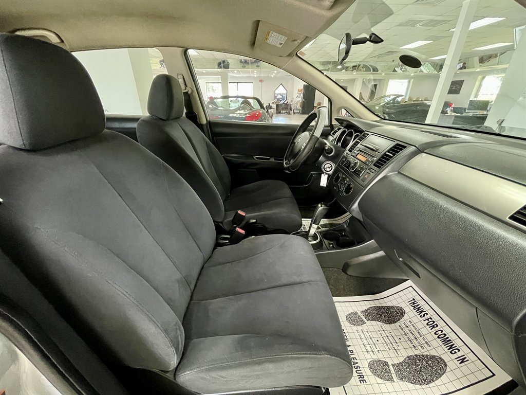 2009 Nissan Versa 1.8 S photo