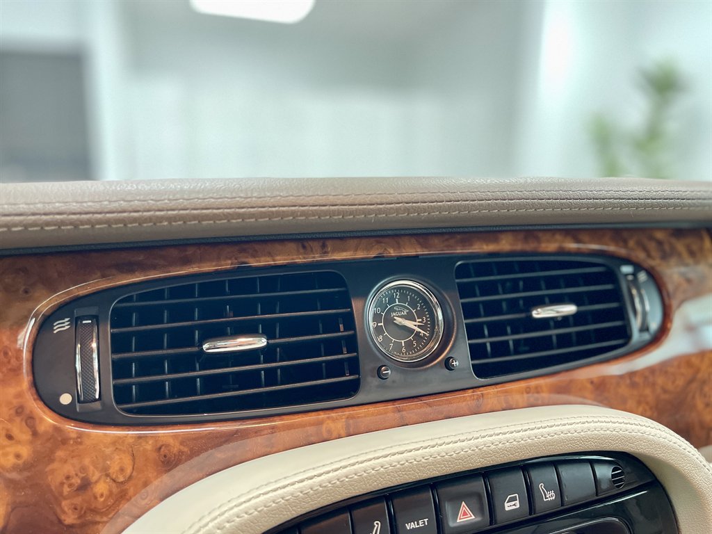 2005 Jaguar XJ-Series Vanden Plas photo