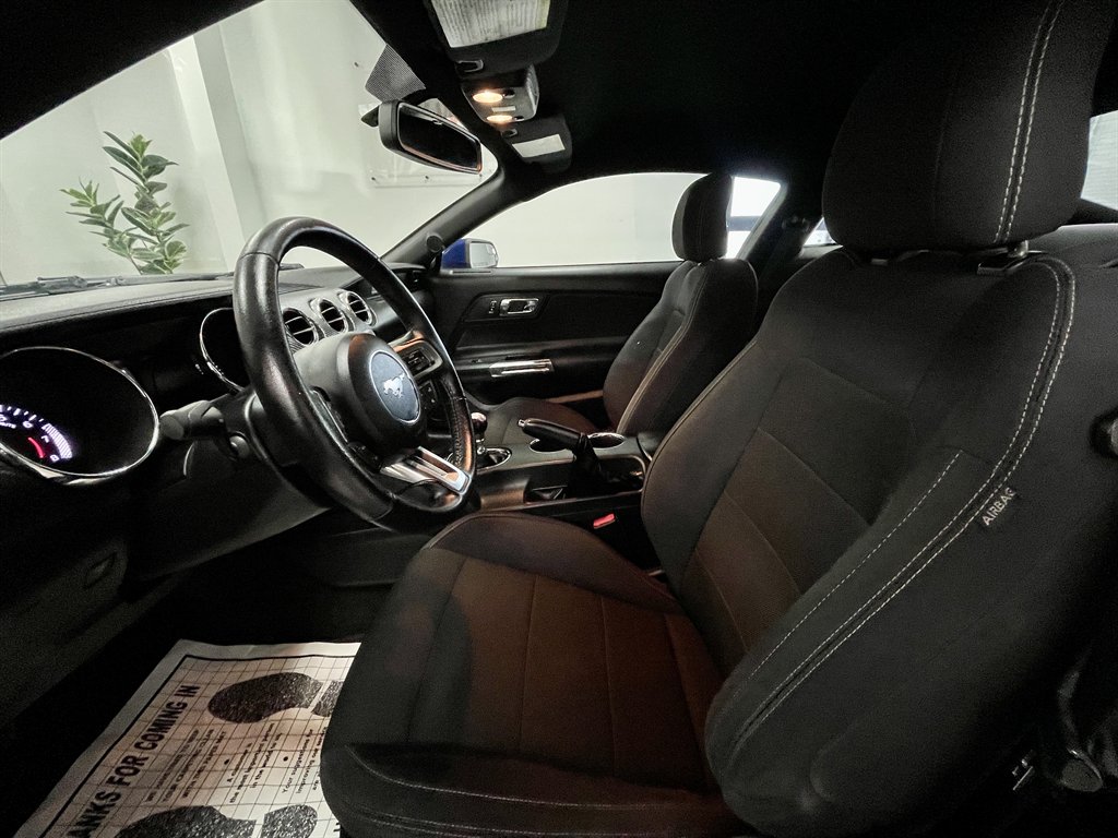 2016 Ford Mustang photo