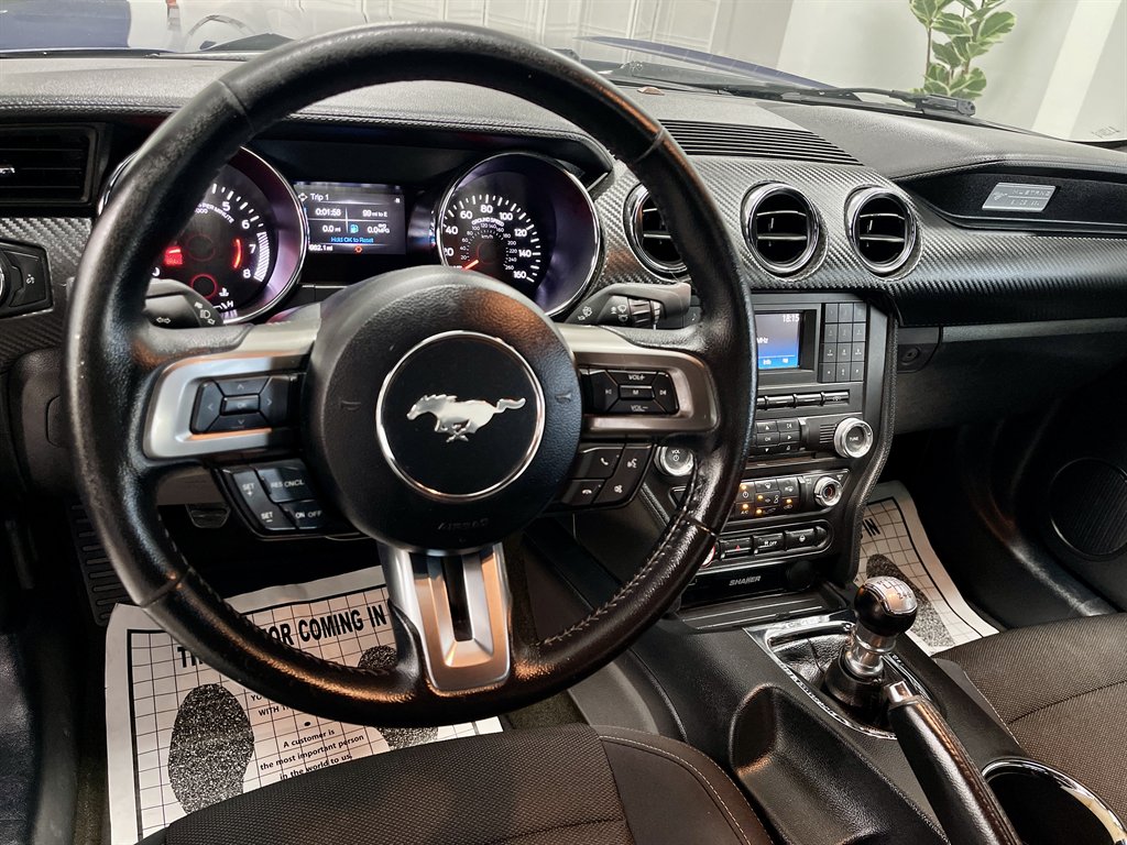 2016 Ford Mustang photo