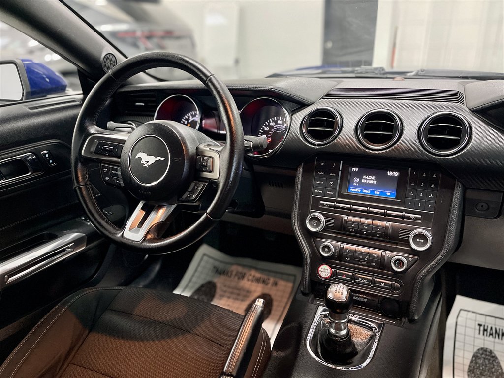 2016 Ford Mustang photo