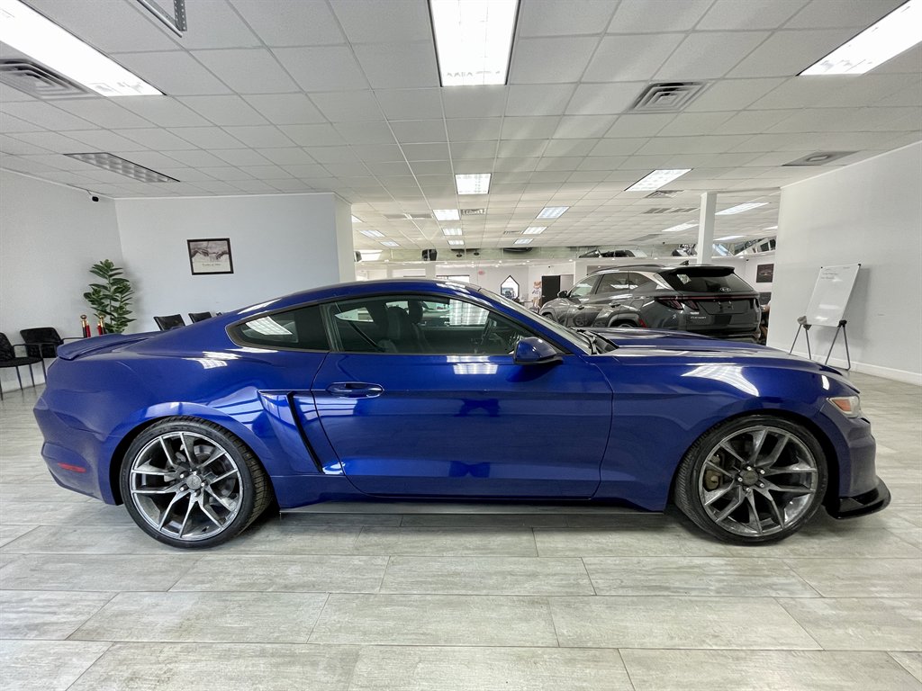 2016 Ford Mustang photo