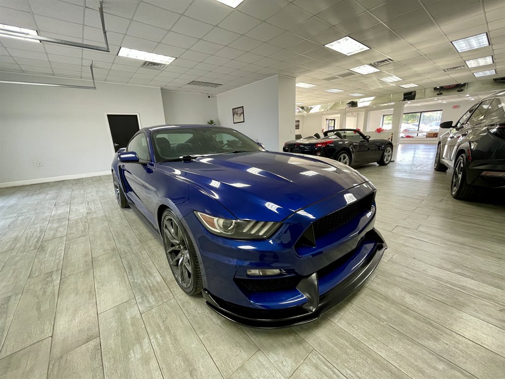 2016 Ford Mustang photo