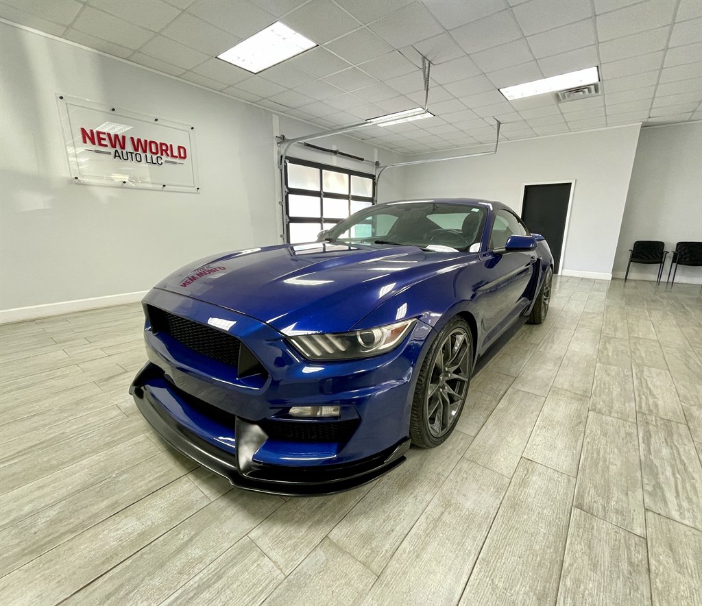 2016 Ford Mustang photo